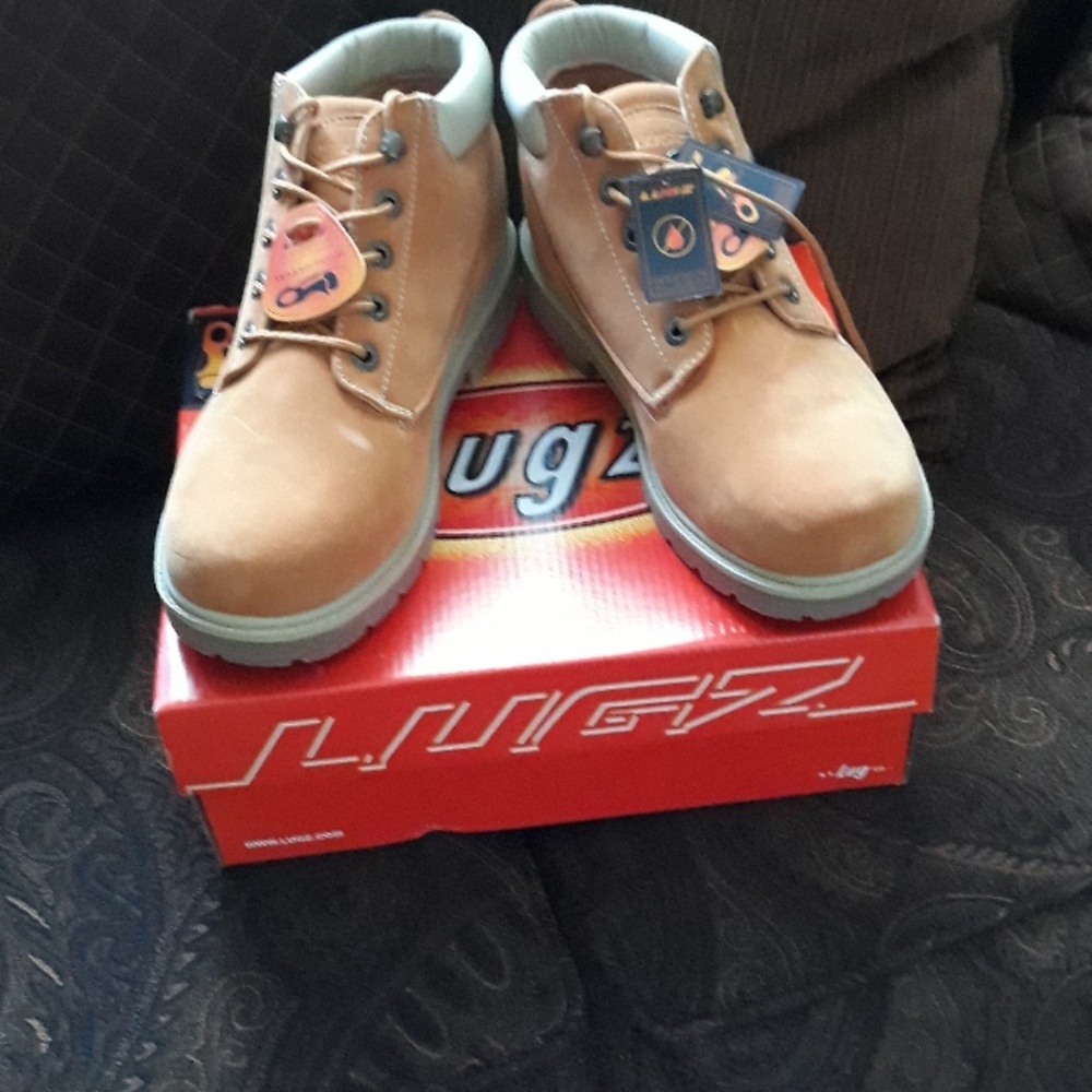 WOMEN'S BOOTS